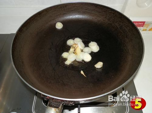 低调的搭配，呈现最高调的美食品质—虾仁白菜