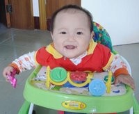 小孩子刚刚学会走路,家长要做些什么