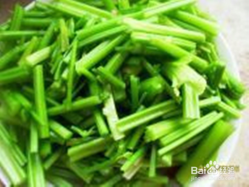 过年芹菜炒肉的做法