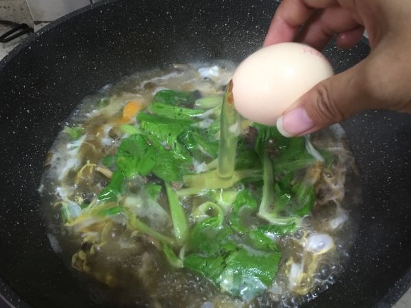 杂蔬肉沫鸡蛋面