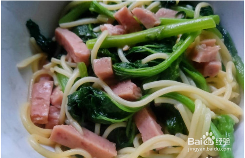 冬寒菜午餐肉意面的做法