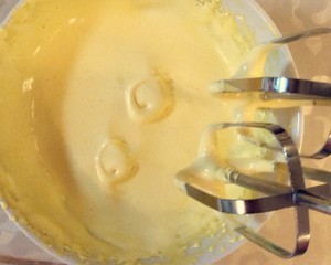 蛋黄溶豆的做法