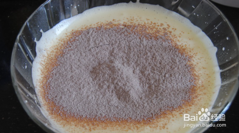 黑的可爱的可可蛋糕杯的做法