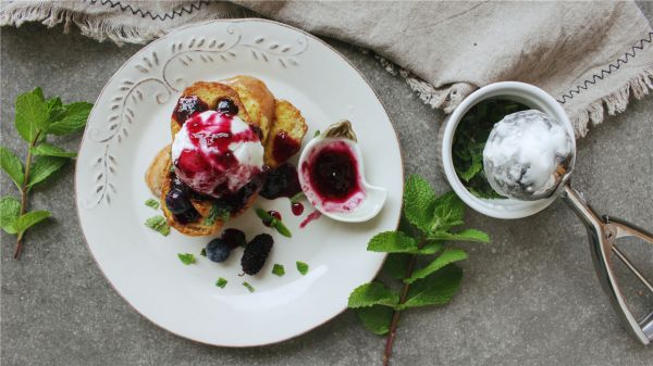 蓝莓冰淇淋煎法棍