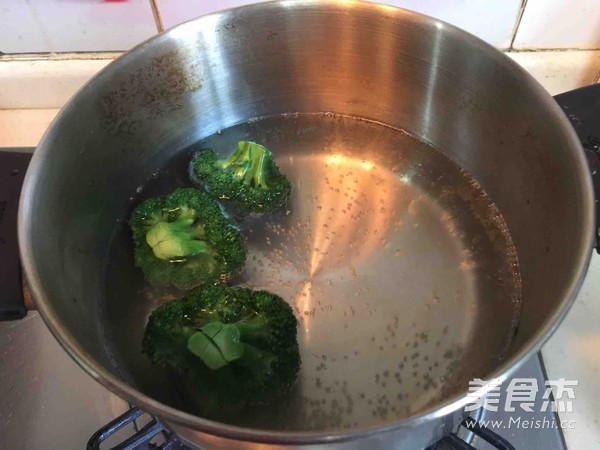 金汤西兰花海参