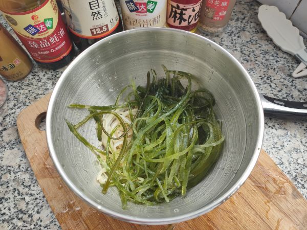 金针菇拌海带丝