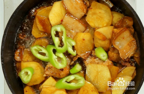 如何做出好吃的干锅土豆片？