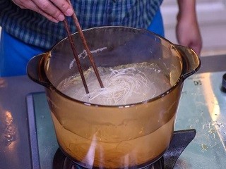 麻油鸡空心面线怎么做?