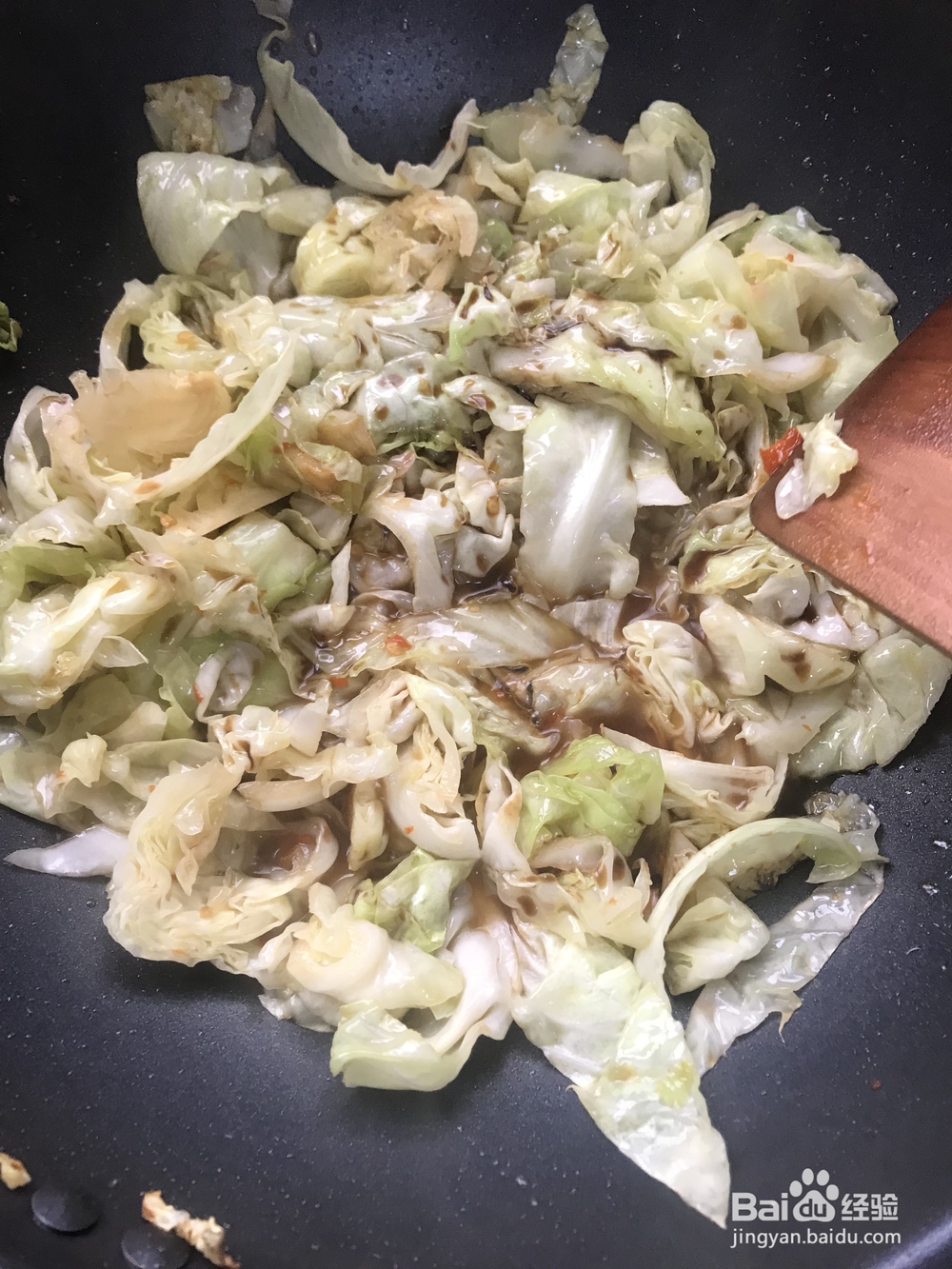 一个人做酸辣包菜
