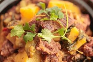 酸菜土豆炖牛肉的美味做法