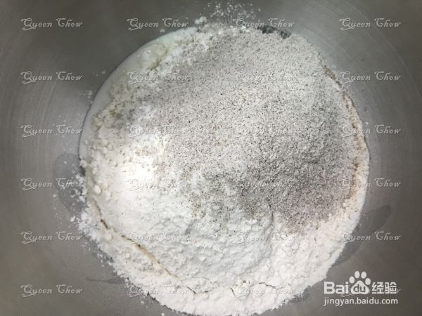 枣泥黑麦丑丑包