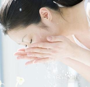 如何正确使用卸妆油?
