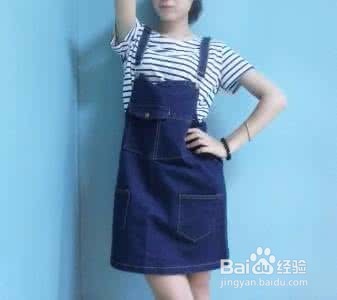 蓝色牛仔背带裙/裤怎么搭配