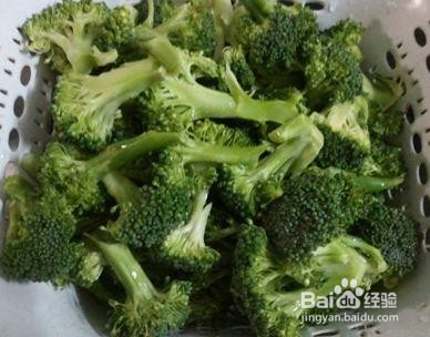 西兰花炒鸡蛋怎么做