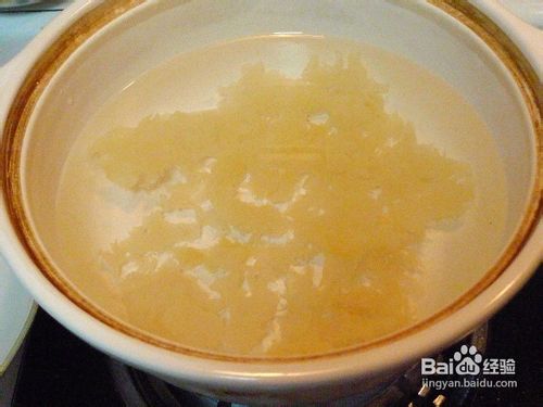 生津解渴、暖心暖胃----苹果银耳汤