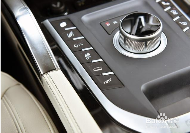 自动泊车抬头显示、电动踏板电吸门、全液晶仪表