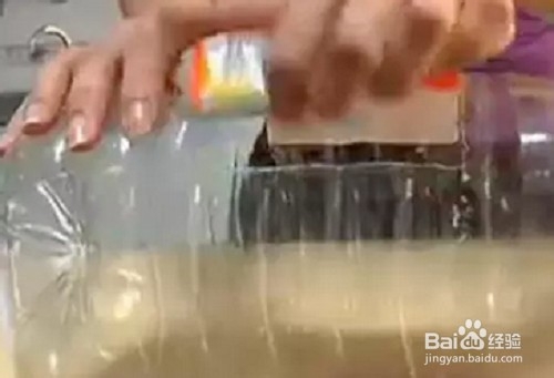 怎么样把鸡蛋放在瓶子里