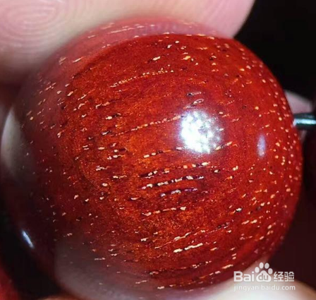 小叶紫檀手链怎么盘 把玩小叶紫檀手串的方法