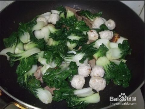 怎么做小白菜炒肉丸猪肝