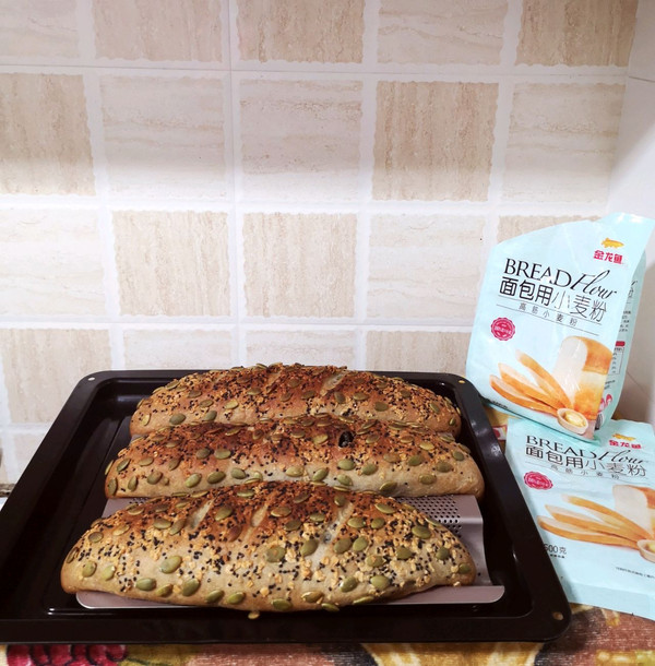 黑芝麻馅软欧包