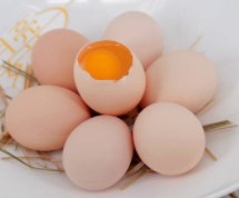 蛋黄越黄，鸡蛋就越有营养吗？