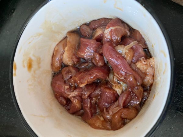 娃娃菜木耳炒肉