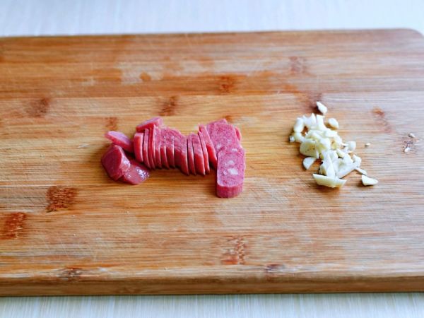 芦笋香肠炒素鸡