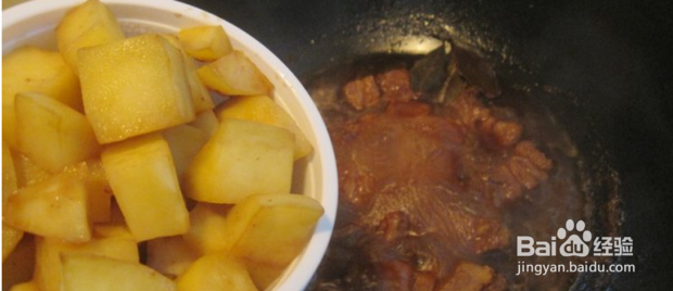 土豆炖牛肉怎么做