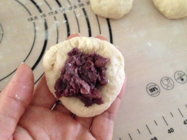 蜜红豆果仁面包