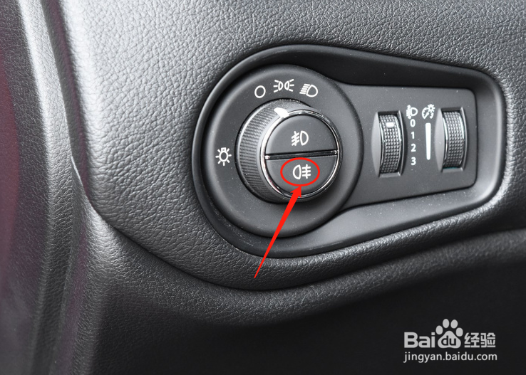 Jeep自由侠汽车雾灯如何使用