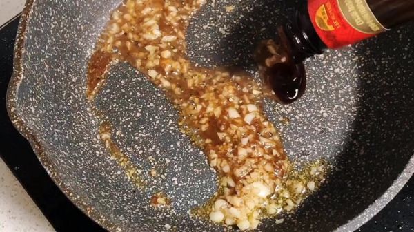 杏鲍菇黑椒鸡腿丁
