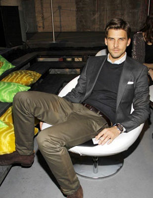 驼色最时髦跟着小贝穿大衣