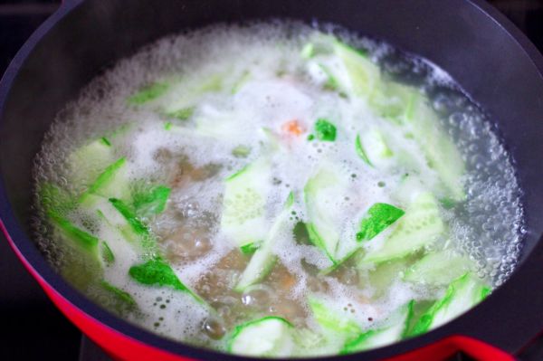 金汤酸辣黄瓜扇贝羹