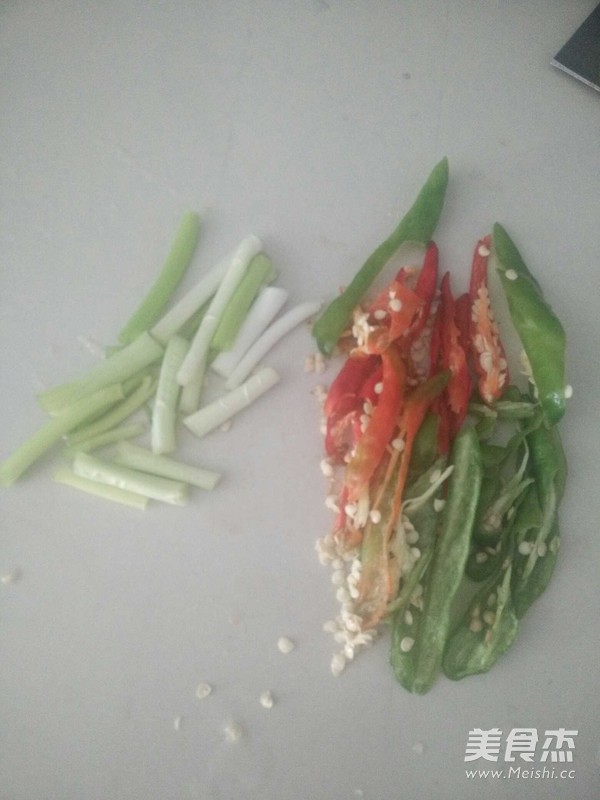 熘鸡腿菇的做法