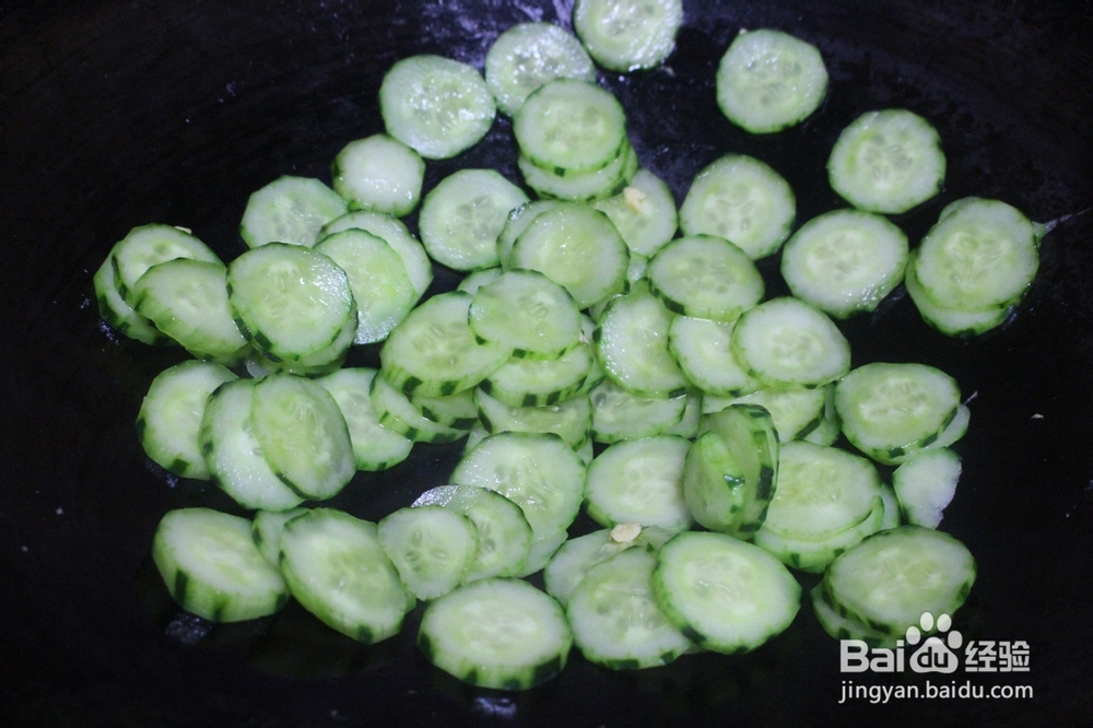 黄瓜炒鸡蛋怎么做？