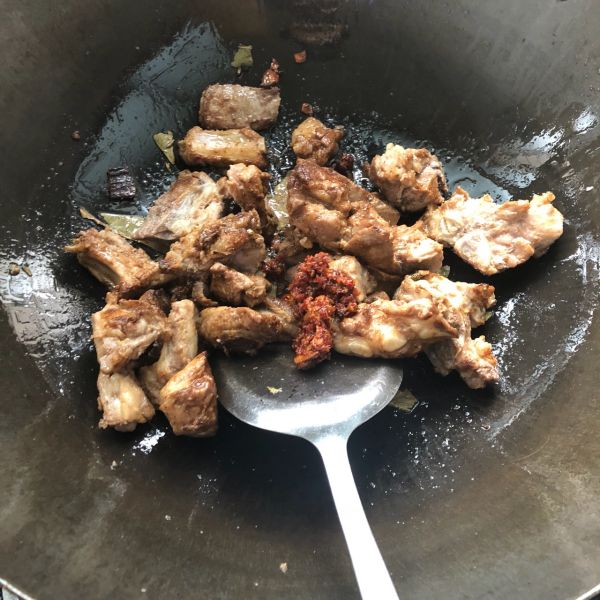 软糯芋儿烧排骨