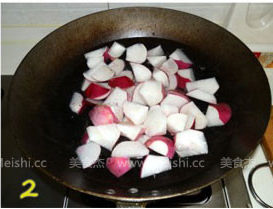 水萝卜烧肉的做法