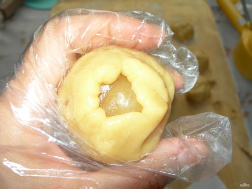 广式莲蓉蛋黄月饼