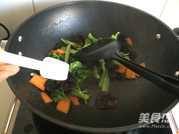 虾仁西兰花的做法