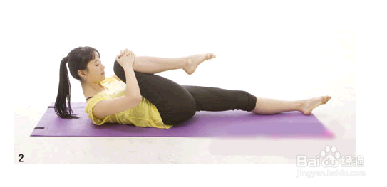 晨起两个瑜伽动作 瘦身从早开始