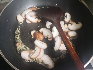 养生食补最简单的香菇油菜的做法