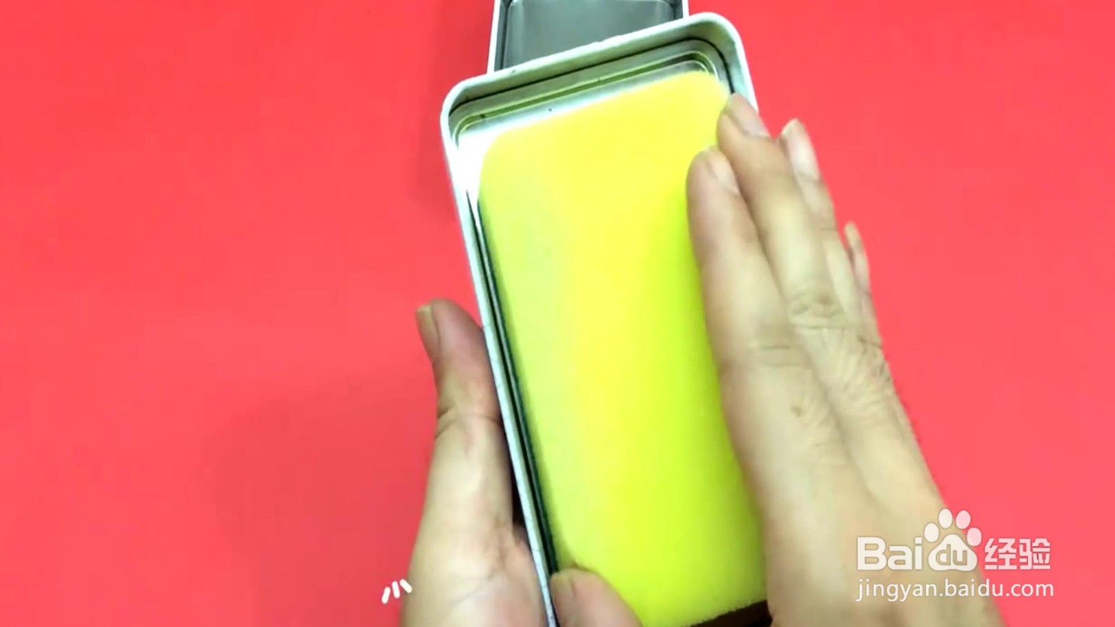 如何巧妙改造废旧茶叶盒？