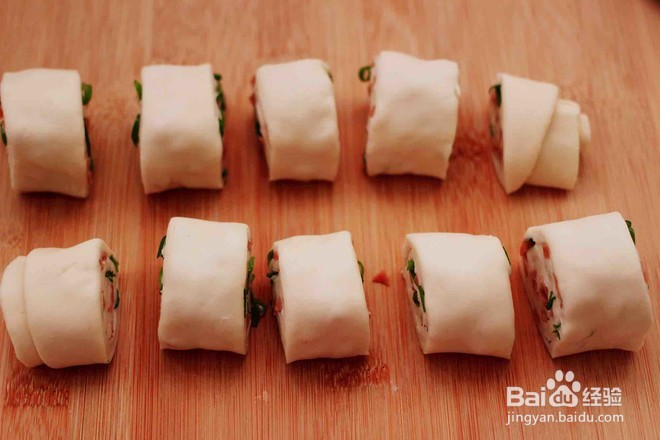 小香葱香肠花卷