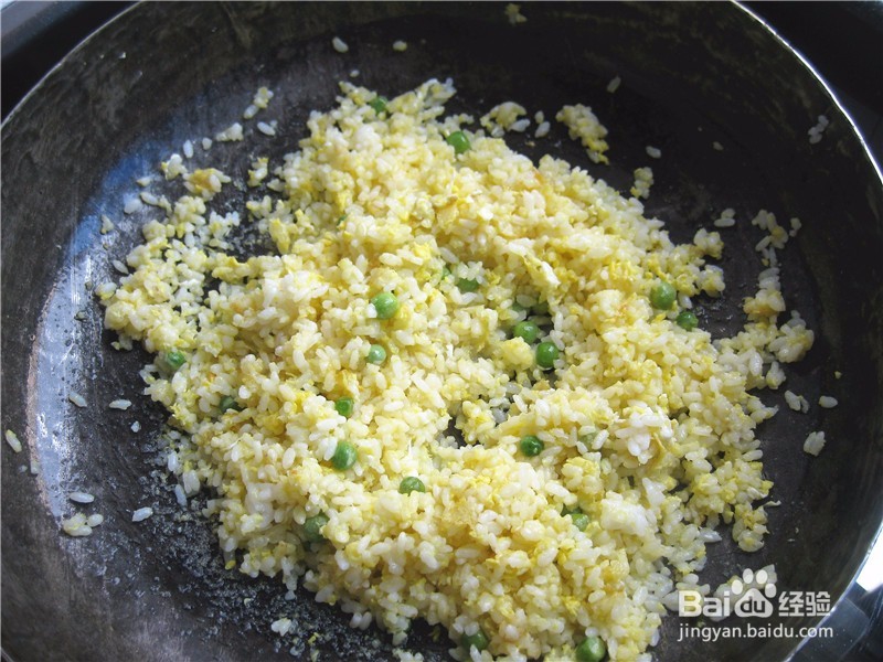 腊肠豌豆蛋炒饭