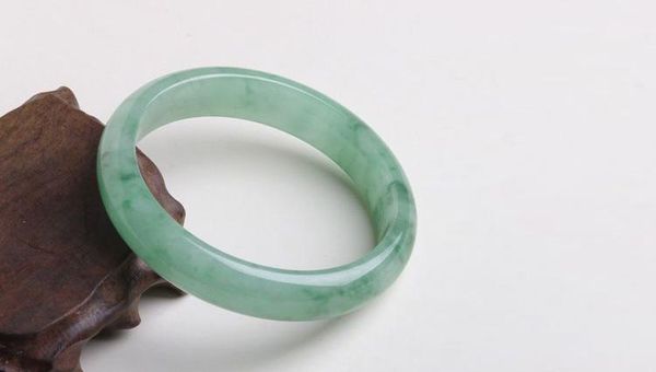 怎样分辨A货或B货的玉器