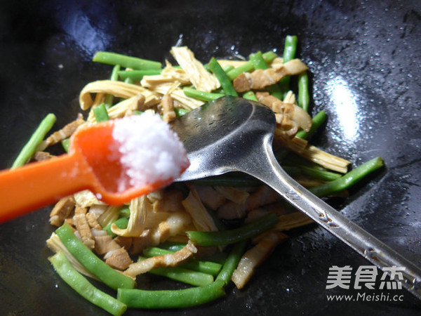腐竹五花肉炒梅豆