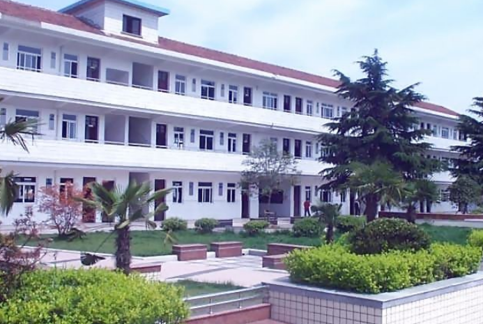 长厦小学龙腾校区是公立吗