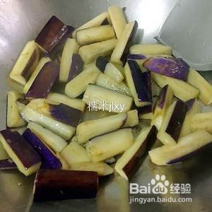 养生食补鱼香茄子豆角的做法