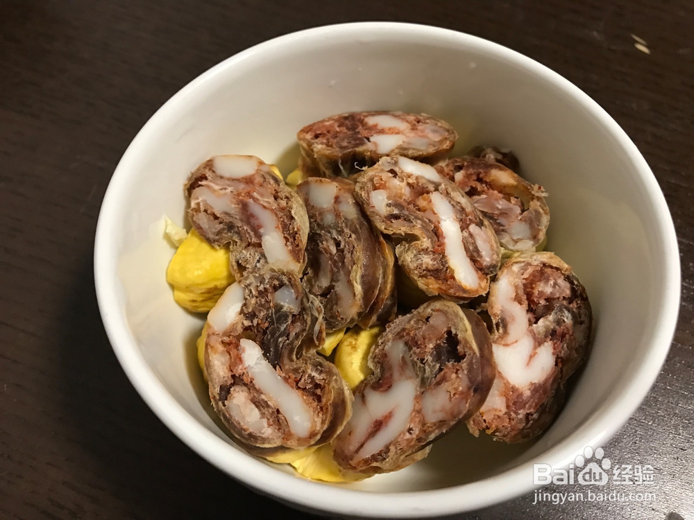 栗子腊肠煲仔饭的做法