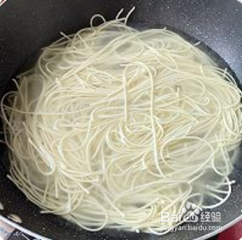 怎么做超香的葱油拌面
